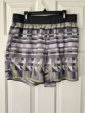 Prana Men's Green Geometric Print Shorts Athleisure Climbing